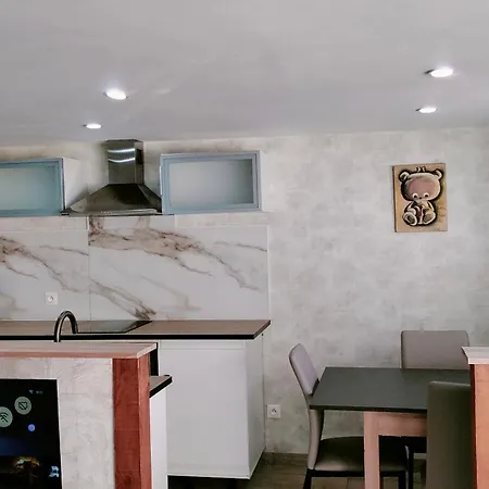 Apartman Jujuouragan 2 *